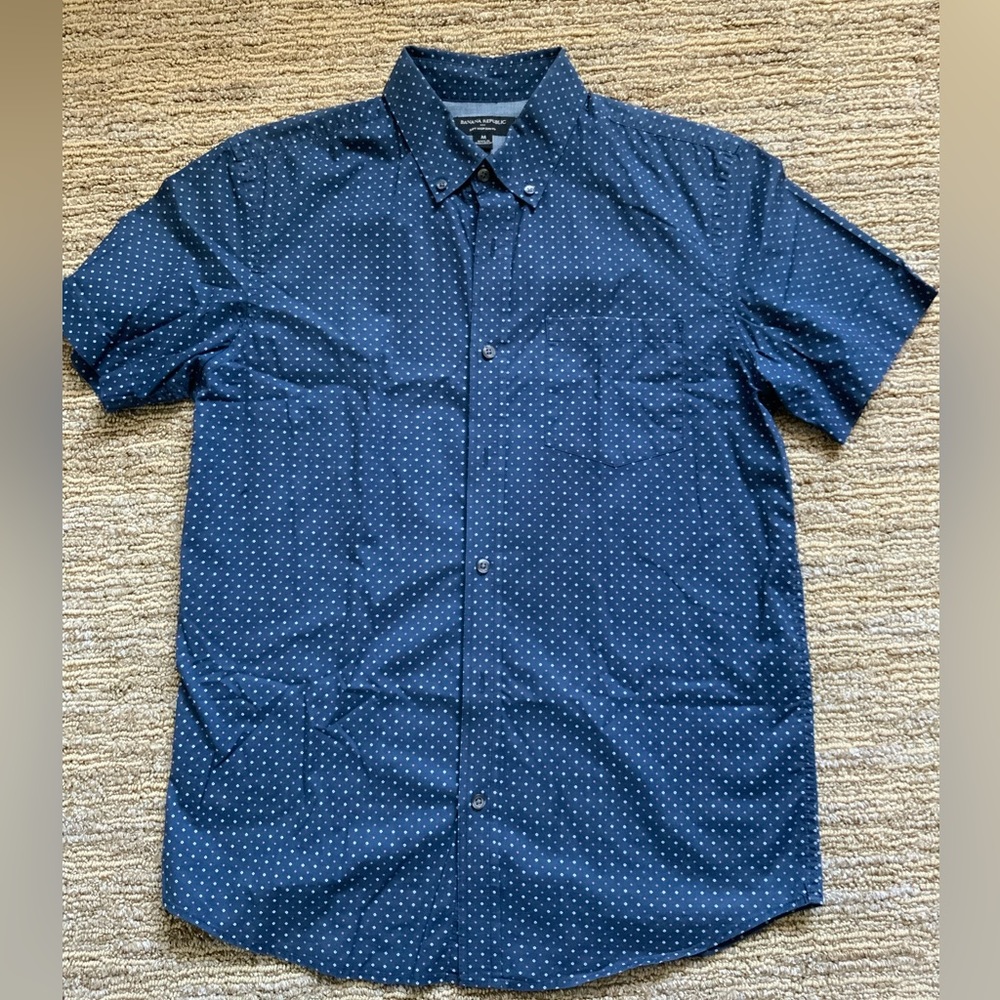 Banana Republic Men’s Blue Patterned Buttondown